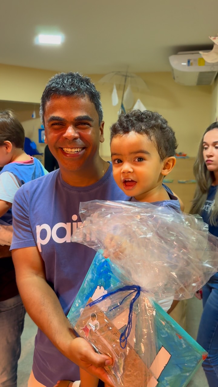 Uma manhã cheia de afeto para celebrar o Dia dos Pais. 💙

Hoje, com a Educação Infantil da manhã, vivemos momentos lindos na horta com o ...