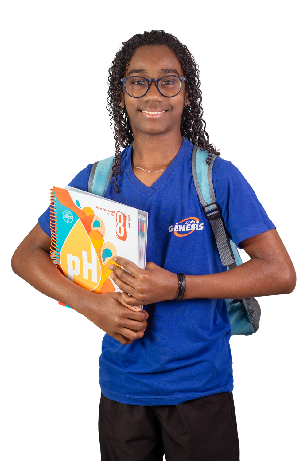 Aluno do Ensino Fundamental da Escola Gênesis com material didático